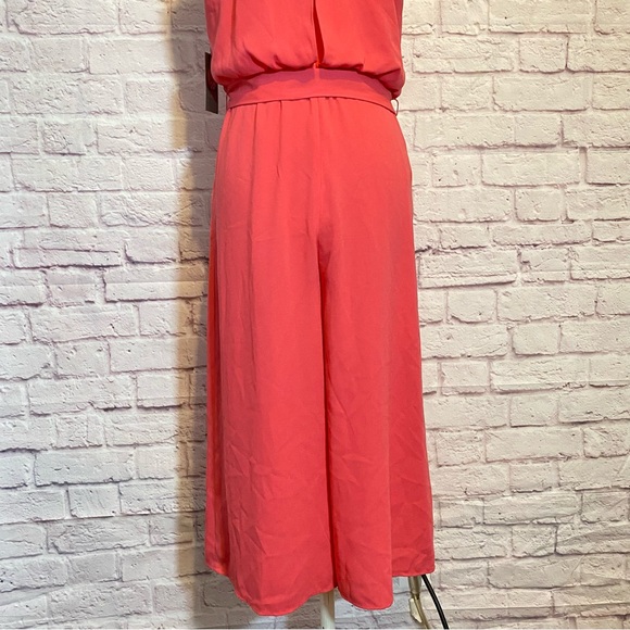 Vince Camuto Women’s Sleeveless High Neck Capri Jumpsuit SEE DESCRIPTION - Picture 10 of 15